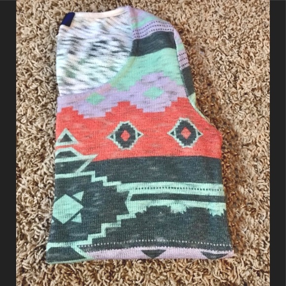 Aztec Boutique Top - Picture 1 of 6